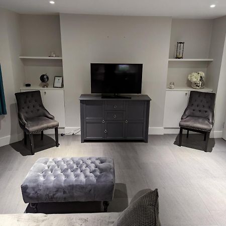 Basement Apartment In Central Bath Bagian luar foto
