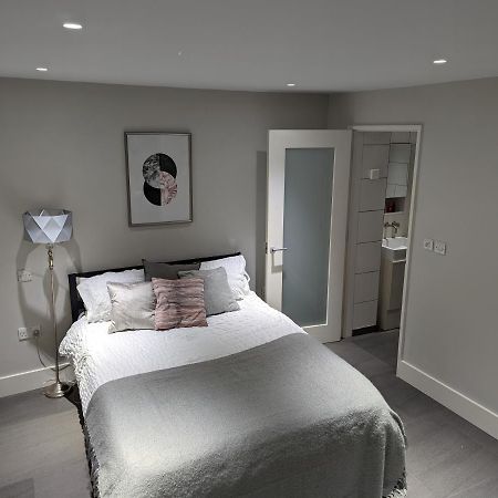 Basement Apartment In Central Bath Bagian luar foto