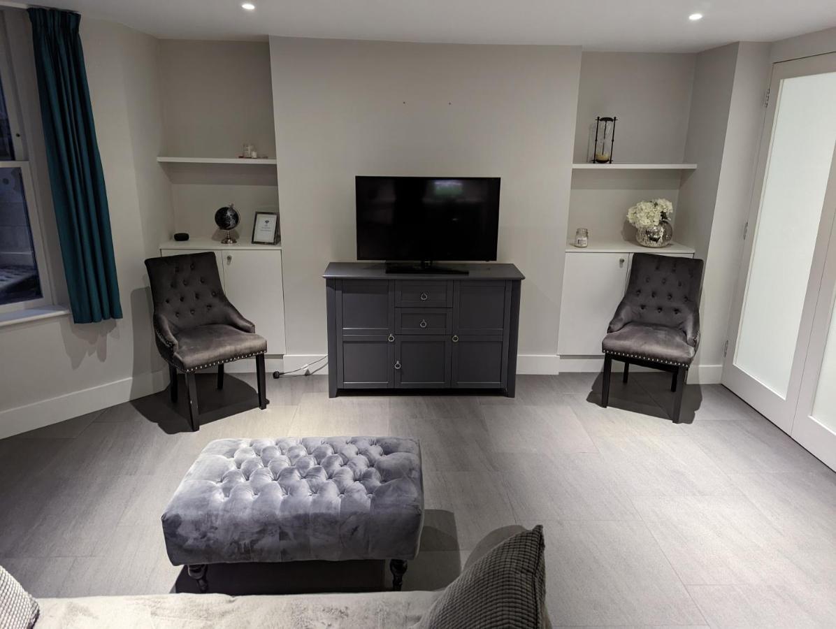Basement Apartment In Central Bath Bagian luar foto
