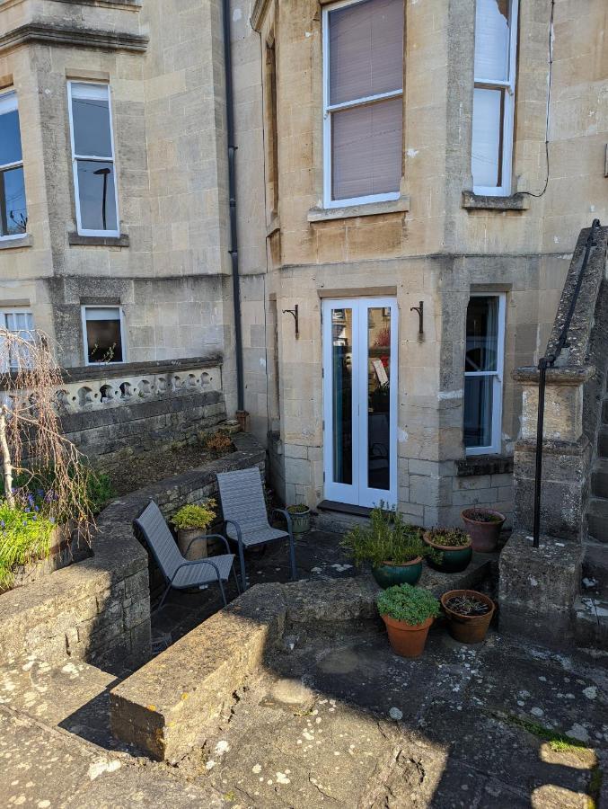 Basement Apartment In Central Bath Bagian luar foto