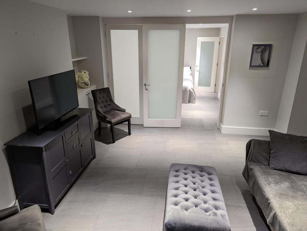 Basement Apartment In Central Bath Bagian luar foto