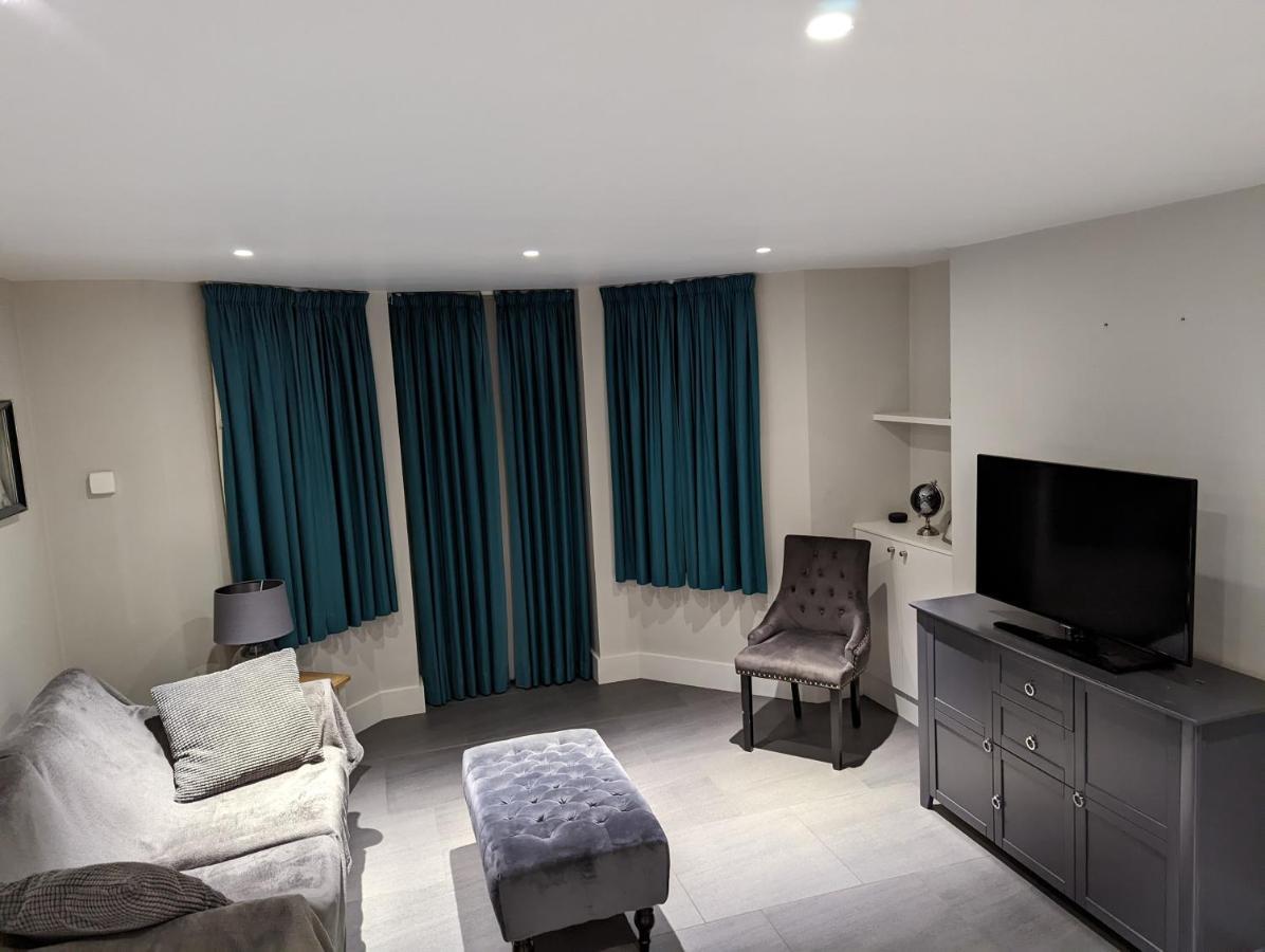 Basement Apartment In Central Bath Bagian luar foto