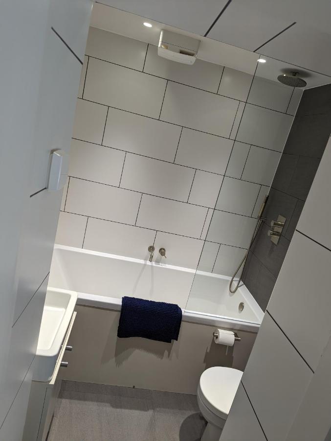 Basement Apartment In Central Bath Bagian luar foto