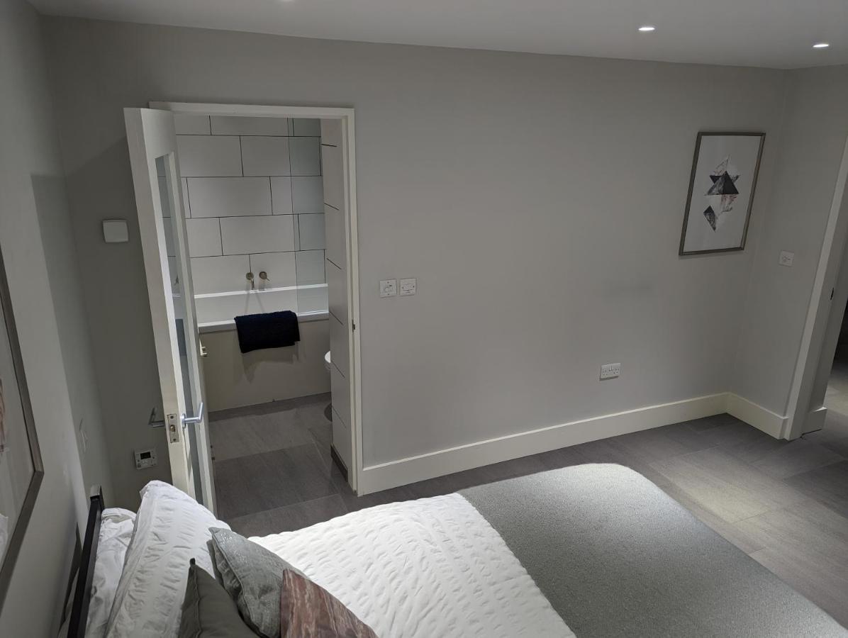 Basement Apartment In Central Bath Bagian luar foto